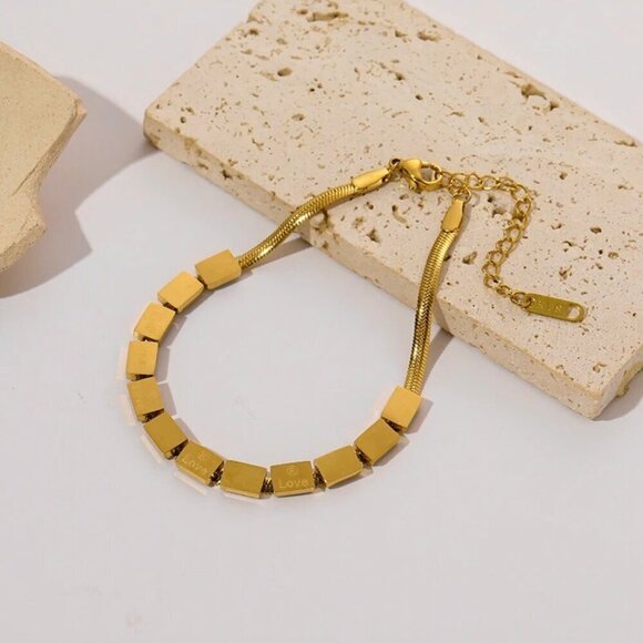 NWT Square Charms Herringbone Bracelet 6" 18K Gold Platted Minimalist - Picture 3 of 7